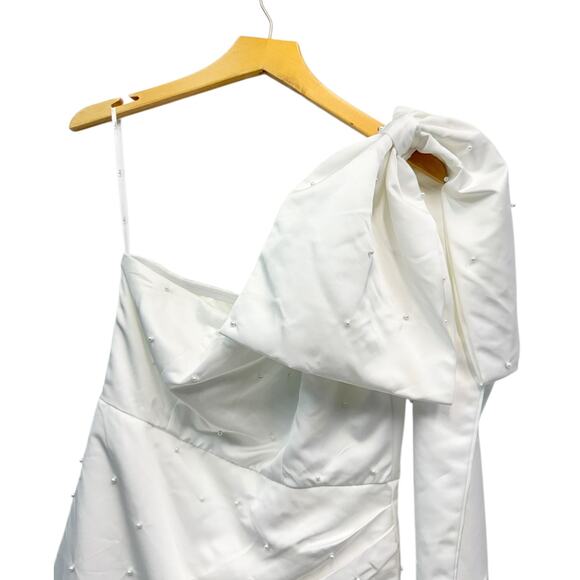 Lulus Posh Behavior White Pearl Bow One-Shoulder Mini Dress size M NWT - Picture 4 of 7